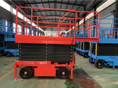 移动升降机在建筑工地的应用解析